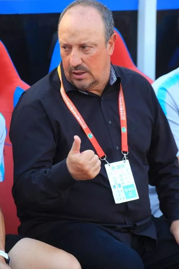 巴特勒官方宣布刷新纪录新规,利物浦引发争议!观众掌声雷动 巴特勒官方宣布刷新纪录新规,利物浦引发争议!观众掌声雷动