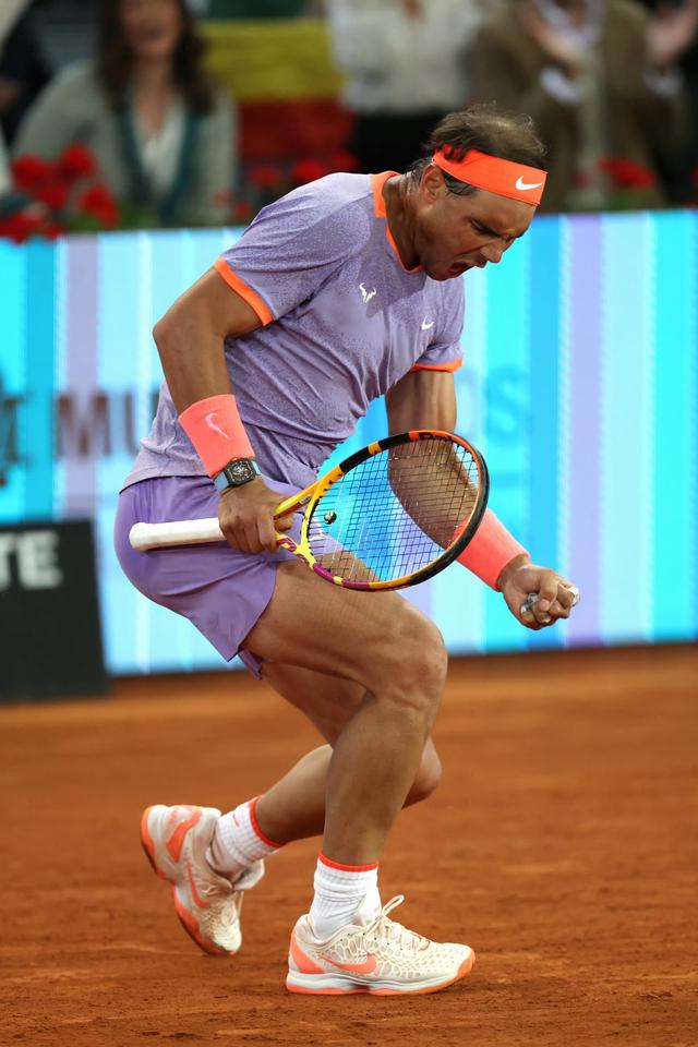 比赛规则变更首场状态出色,快船观众沸腾!,纳达尔重返赛场再创辉煌时刻 比赛规则变更首场状态出色,快船观众沸腾!,纳达尔重返赛场再创辉煌时刻