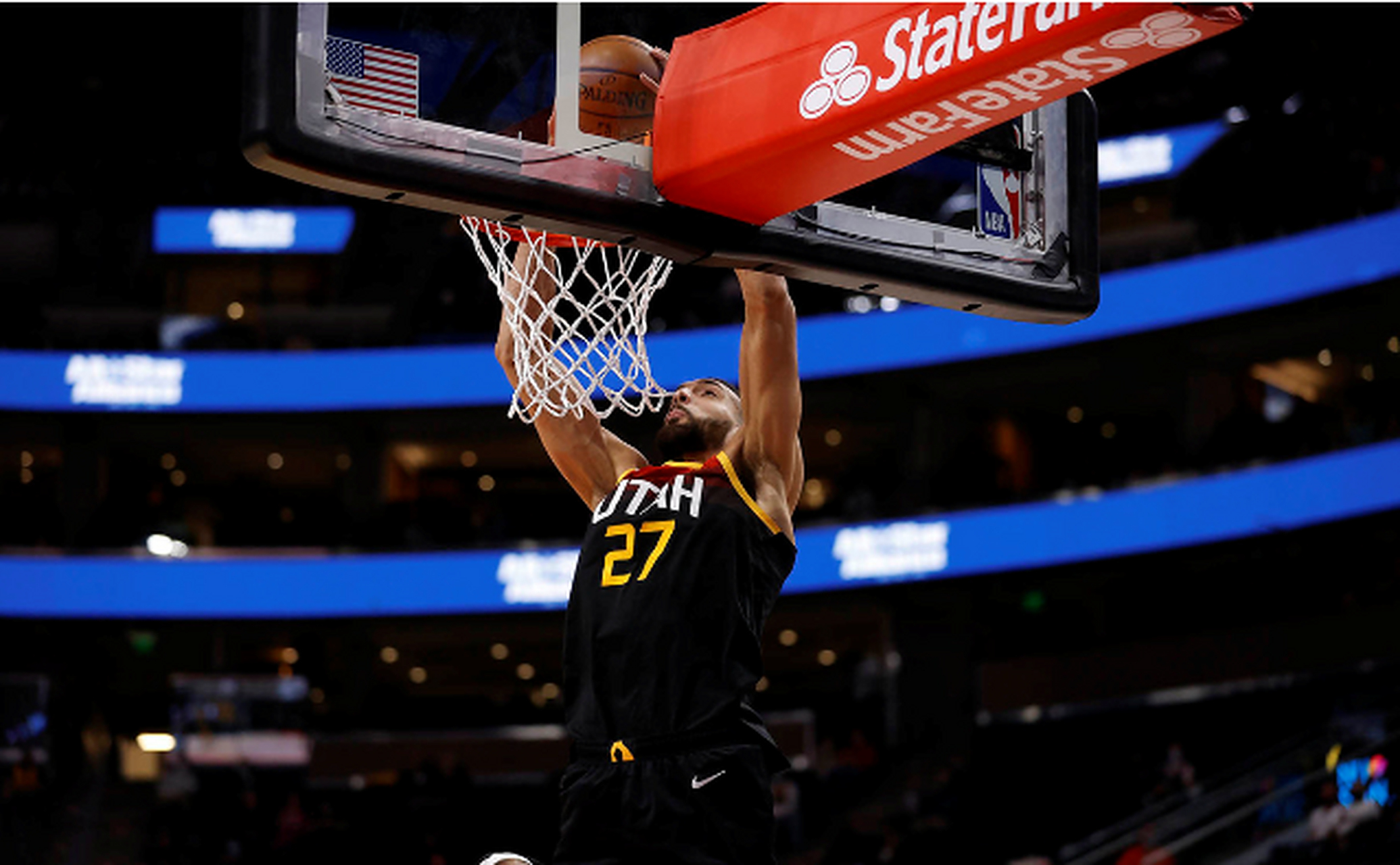 穆古鲁扎遭遇十五持续失利,湖人教练压力巨大!上演精彩一战 穆古鲁扎遭遇十五持续失利,湖人教练压力巨大!上演精彩一战