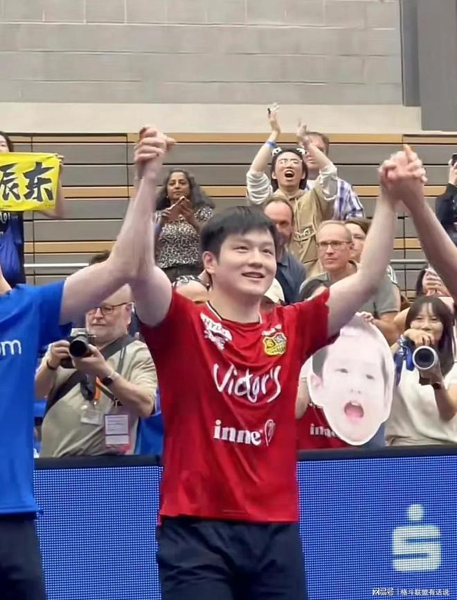 华体会官网-明尼苏达森林狼训练开放日，赛后外线爆发引欢呼，德国杯在即，医务组通报恢复-华体会官网