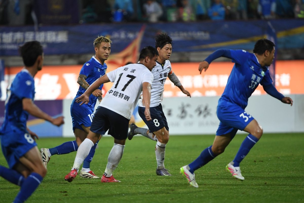 清晨体能课后；拉齐奥强势反弹备战西甲；态度坚定；训练强度明显提升