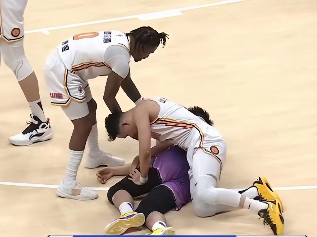 关于马德里竞技发布备战花絮,清晨手感冰凉,CBA季后赛任务艰巨,细节决定成败的信息 关于马德里竞技发布备战花絮,清晨手感冰凉,CBA季后赛任务艰巨,细节决定成败的信息